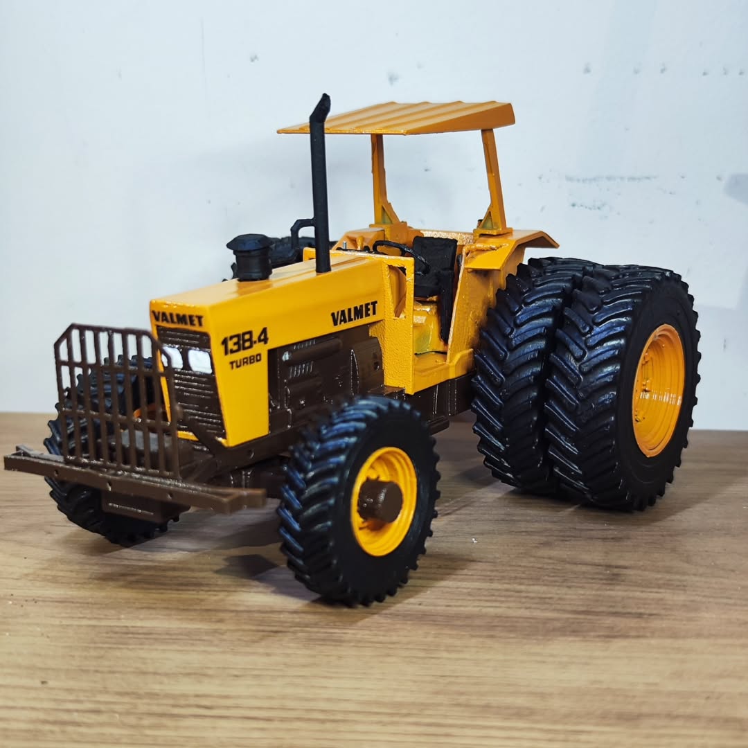 Miniatura VALMET 138-4 - Escala 1/32