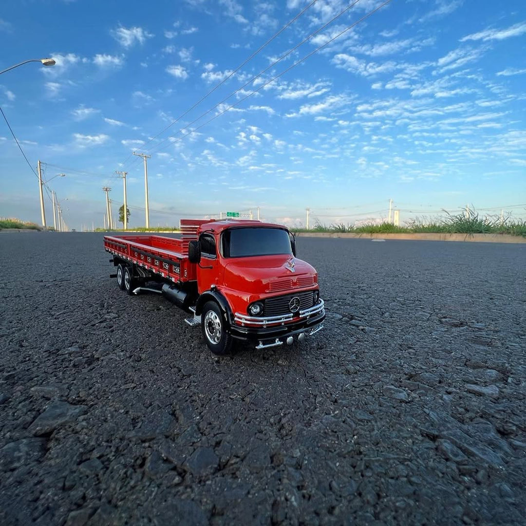Miniatura Mercedes-Benz L-1113 Truck – Escala 1/12
